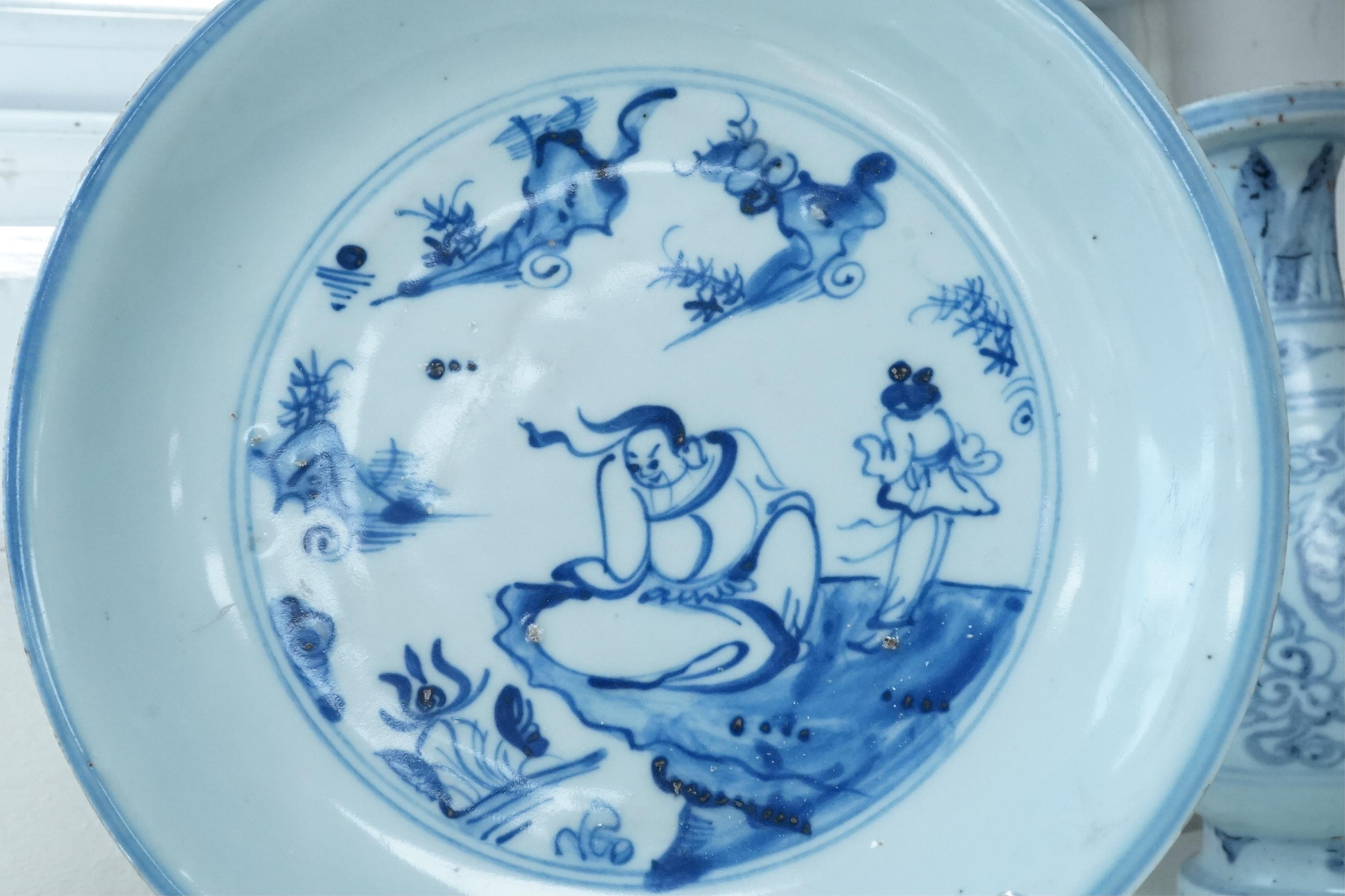 A Chinese Ming blue and white saucer dish, 16th century